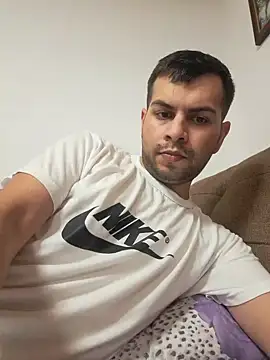 Snapshot of hornny1995 chatting on 12-27-24, 07:03 hornny1995 online show from 12-27-24, 07:03