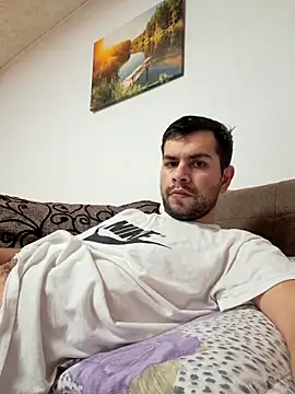 Snapshot of hornny1995 chatting on 01-16-25, 06:59 hornny1995 online show from 01-16-25, 06:59