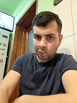 Snapshot of hornny1995 chatting on 02-21-25, 05:20 hornny1995 online show from 02-21-25, 05:20