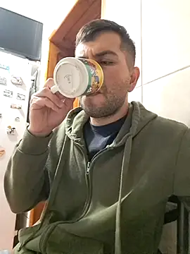 Snapshot of hornny1995 chatting on 09-16-25, 01:28 hornny1995 online show from 09-16-25, 01:28