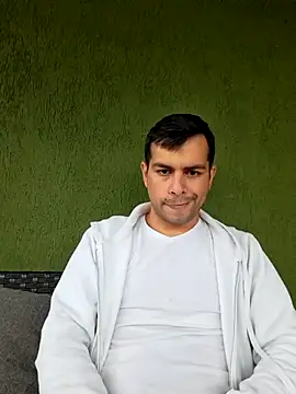 Snapshot of hornny1995 chatting on 10-05-25, 02:04 hornny1995 online show from 10-05-25, 02:04