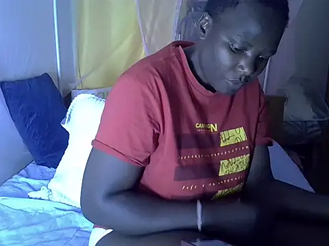 Snapshot of Sweetreena chatting on 02-18-26, 04:03 Sweetreena online show from 02-18-26, 04:03