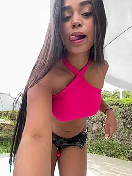 Snapshot of Juli_Walker chatting on 01-22-25, 02:14 Juli Walker online show from 01-22-25, 02:14