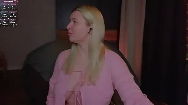 Snapshot of helen_frogg chatting on 02-01-26, 02:37 helen frogg online show from 02-01-26, 02:37