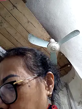 Hotestlove online show from 11-21-25, 12:54