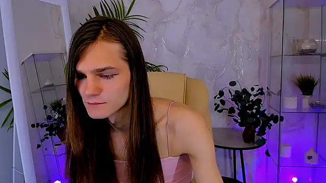 Snapshot of Will_Will_ chatting on 02-06-26, 06:18 Will Will online show from 02-06-26, 06:18