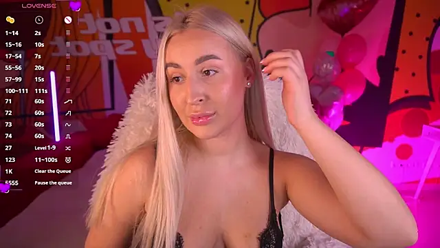 Snapshot of LiaBrazzerr chatting on 02-20-26, 02:17 LiaBrazzerr online show from 02-20-26, 02:17