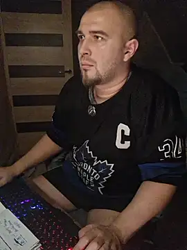 Foxyshaved online show from 11-28-25, 03:42