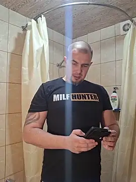 Foxyshaved online show from 11-29-25, 04:04