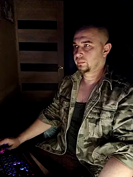 Snapshot of Foxyshaved chatting on 03-16-26, 04:18 Foxyshaved online show from 03-16-26, 04:18