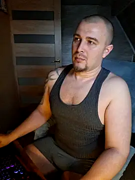 Snapshot of Foxyshaved chatting on 04-16-26, 05:08 Foxyshaved online show from 04-16-26, 05:08