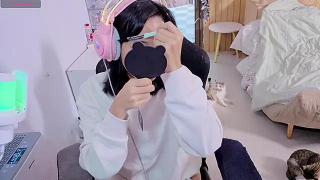 Kana G online show from 11-20-25, 08:58