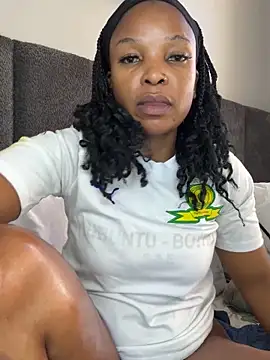 Snapshot of slimcateee chatting on 10-10-25, 10:36 slimcateee online show from 10-10-25, 10:36