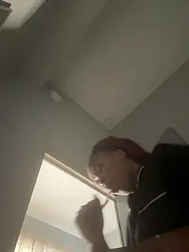 Snapshot of slimcateee chatting on 10-19-25, 05:19 slimcateee online show from 10-19-25, 05:19