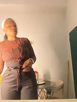 Snapshot of slimcateee chatting on 10-19-25, 08:31 slimcateee online show from 10-19-25, 08:31