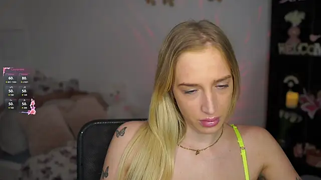 Nicolette  Shea  online show from 01-15-25, 09:13