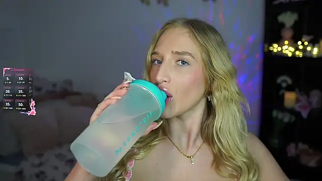 Nicolette  Shea  online show from 01-16-25, 01:58