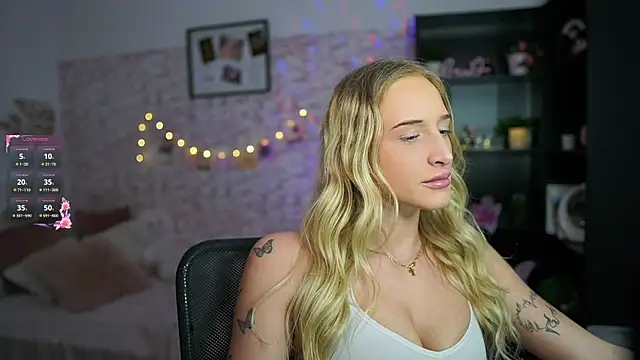 Nicolette  Shea  online show from 02-18-25, 01:55