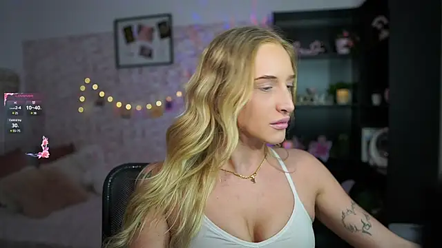 Nicolette  Shea  online show from 02-18-25, 04:59