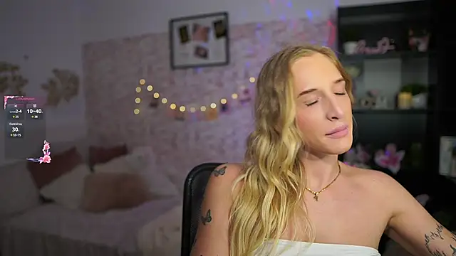 Nicolette  Shea  online show from 02-27-25, 05:04