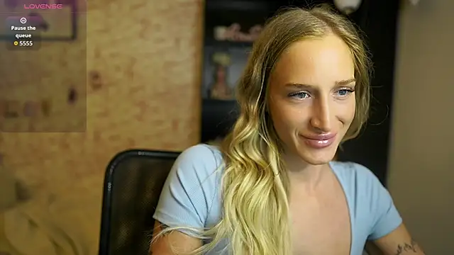 Nicolette  Shea  online show from 10-19-25, 01:34