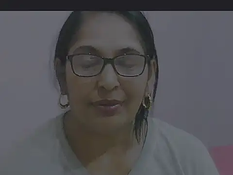Snapshot of sexy69hotmum chatting on 12-18-24, 12:29 sexy69hotmum online show from 12-18-24, 12:29