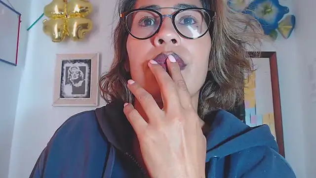 fantasty nylon online show from 12-17-24, 07:59