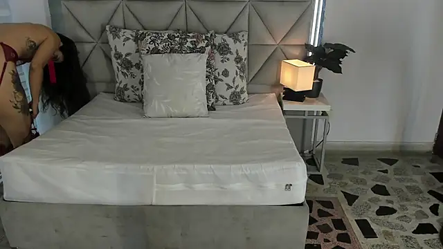 nina pons online show from 10-11-25, 08:51