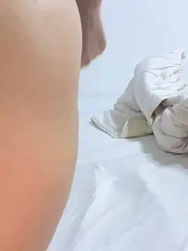 Snapshot of Isabellafantazy chatting on 02-19-25, 05:38 Isabellafantazy online show from 02-19-25, 05:38