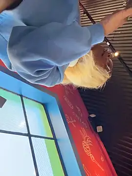 Snapshot of VixenCapri chatting on 11-06-25, 05:58 VixenCapri online show from 11-06-25, 05:58