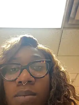 Snapshot of VixenCapri chatting on 11-19-25, 03:34 VixenCapri online show from 11-19-25, 03:34