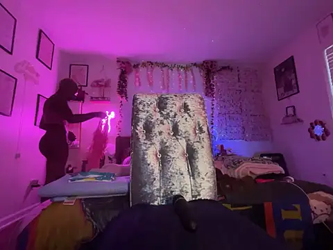 Snapshot of VixenCapri chatting on 12-02-25, 02:23 VixenCapri online show from 12-02-25, 02:23