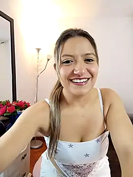 Snapshot of valeriahunter1 chatting on 10-24-25, 09:44 valeriahunter1 online show from 10-24-25, 09:44