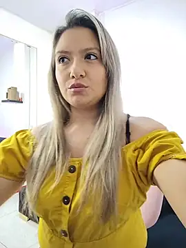 valeriahunter1 online show from 03-10-26, 10:04