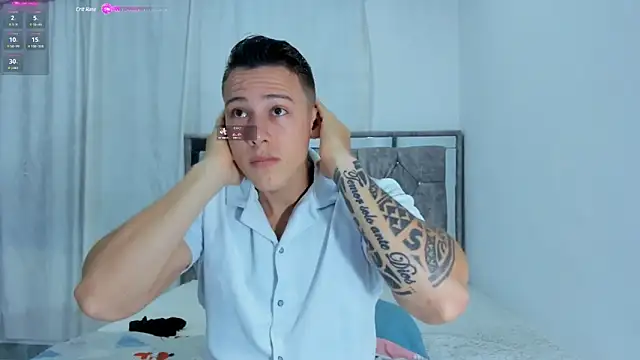 Snapshot of Muscle_King_Cum chatting on 01-21-25, 01:22 Muscle King Cum online show from 01-21-25, 01:22