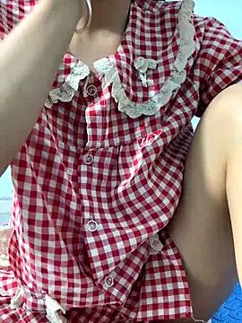 Snapshot of Hoanami chatting on 11-09-25, 01:04 Hoanami online show from 11-09-25, 01:04