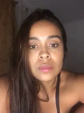 Snapshot of JuanaSimons chatting on 10-23-25, 02:11 JuanaSimons online show from 10-23-25, 02:11