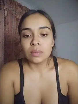 Snapshot of JuanaSimons chatting on 11-28-25, 02:03 JuanaSimons online show from 11-28-25, 02:03