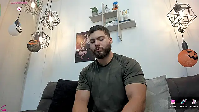 Snapshot of SebastianVilla_ chatting on 10-06-25, 09:45 SebastianVilla online show from 10-06-25, 09:45