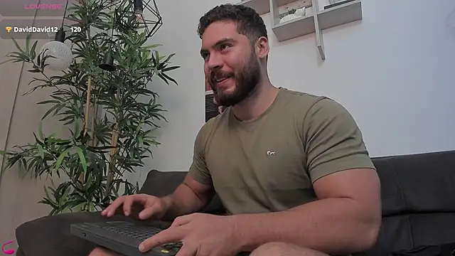 Snapshot of SebastianVilla_ chatting on 11-16-25, 09:09 SebastianVilla online show from 11-16-25, 09:09