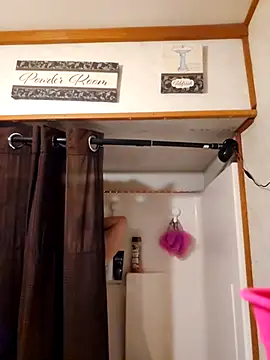 sweetkitty111 online show from 10-28-25, 04:05