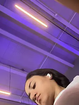  Caroliinee  online show from 02-04-25, 03:57