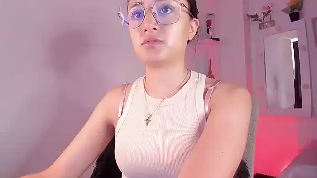  Caroliinee  online show from 09-25-25, 05:05