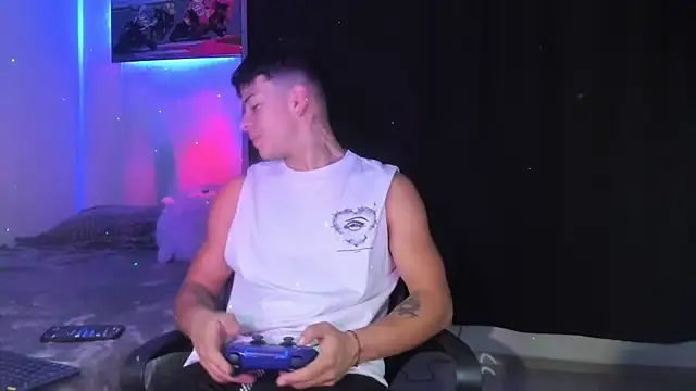 Snapshot of Dominic_Biker__ chatting on 12-15-24, 03:02 Dominic Biker online show from 12-15-24, 03:02