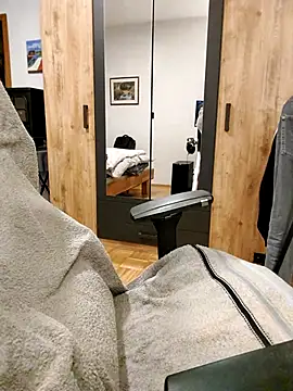 Snapshot of noidentiti chatting on 01-17-26, 05:27 noidentiti online show from 01-17-26, 05:27