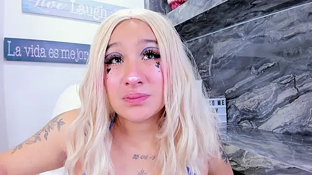 miss danika online show from 10-11-25, 11:09