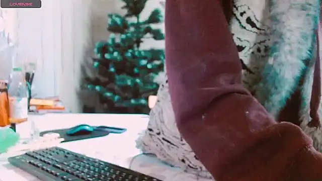 Snapshot of RosaJil chatting on 12-29-24, 02:52 RosaJil online show from 12-29-24, 02:52