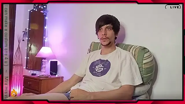 Snapshot of tobix_ chatting on 12-30-24, 04:20 tobix online show from 12-30-24, 04:20