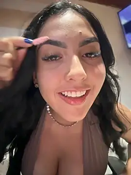 MarianaBenz online show from 10-31-25, 11:17