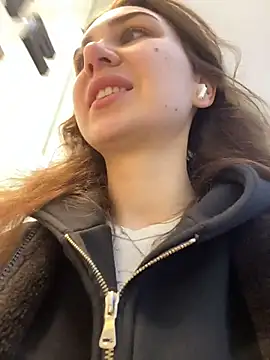 Snapshot of QuitieLia chatting on 03-22-26, 07:23 QuitieLia online show from 03-22-26, 07:23